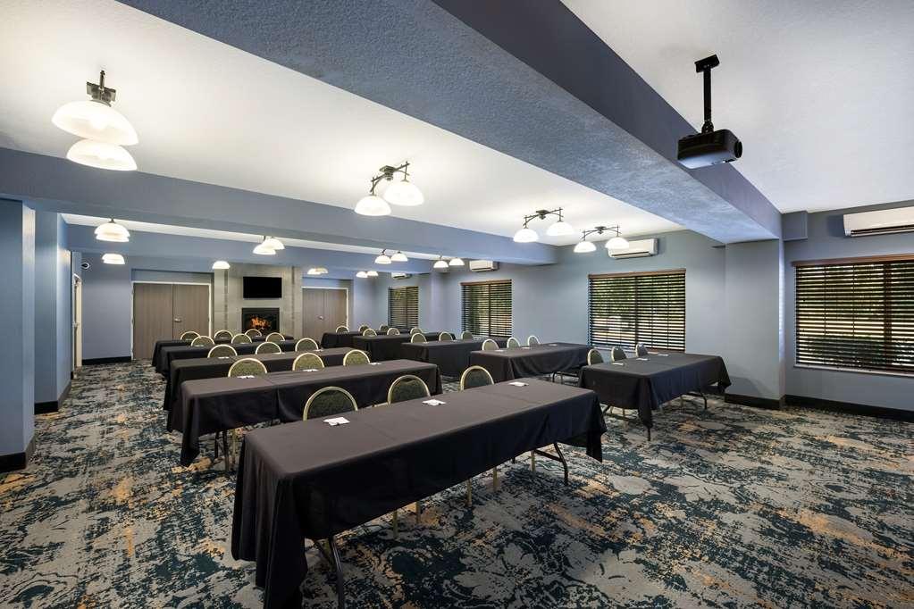 Western And Hotel 3*
