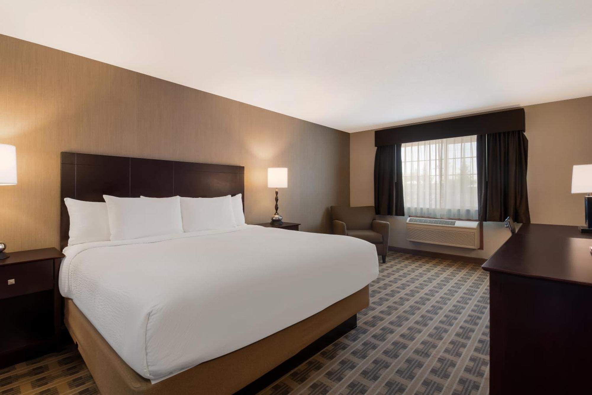 Western And Hotel 3*