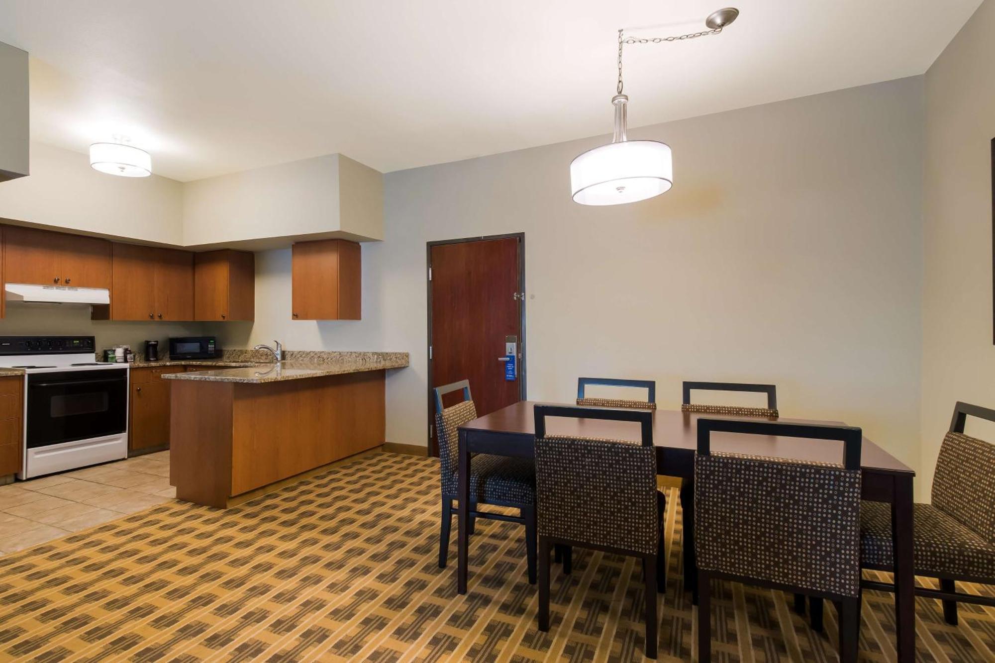 Hotel Western And