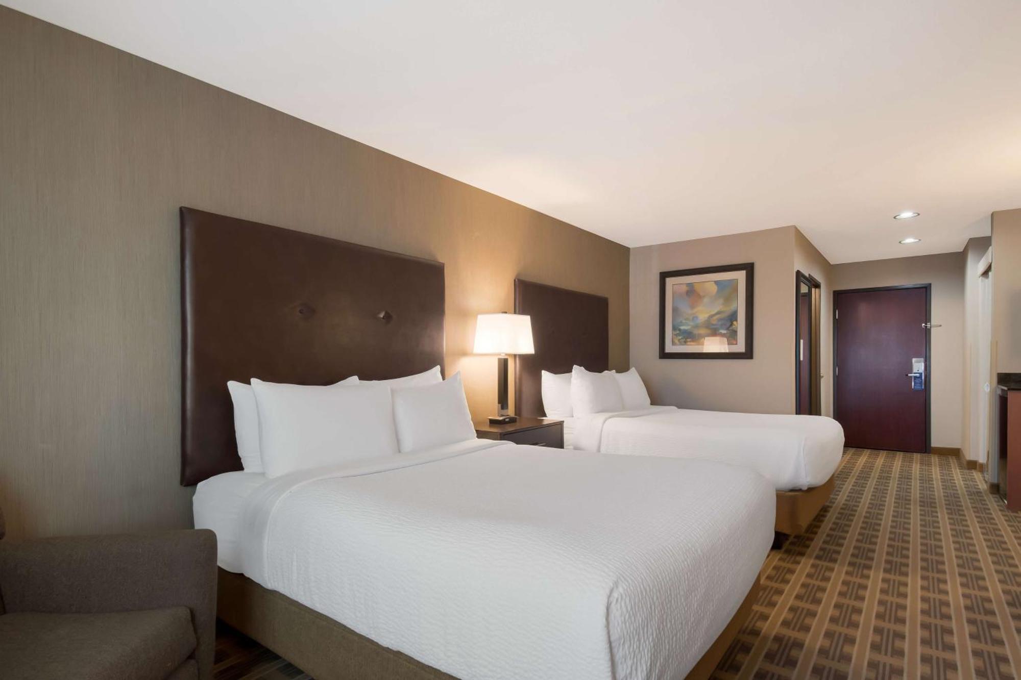 Hotel Western And 3*